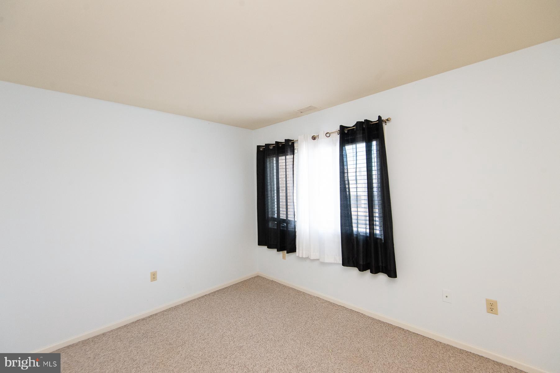 204 MARKET SQUARE 12C