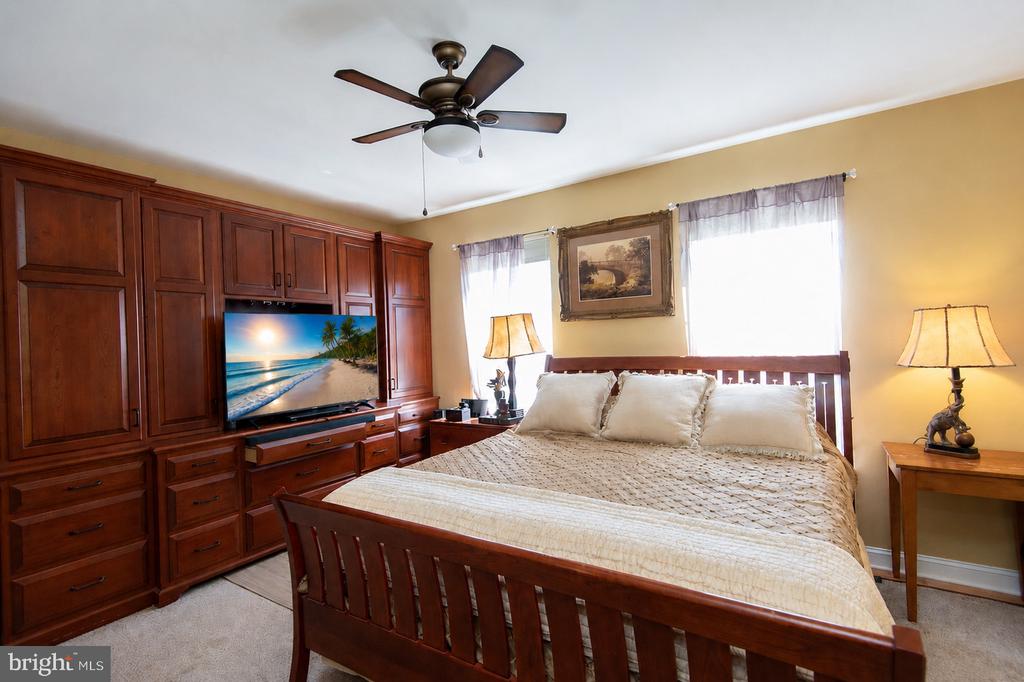 119 REGULATOR DRIVE N