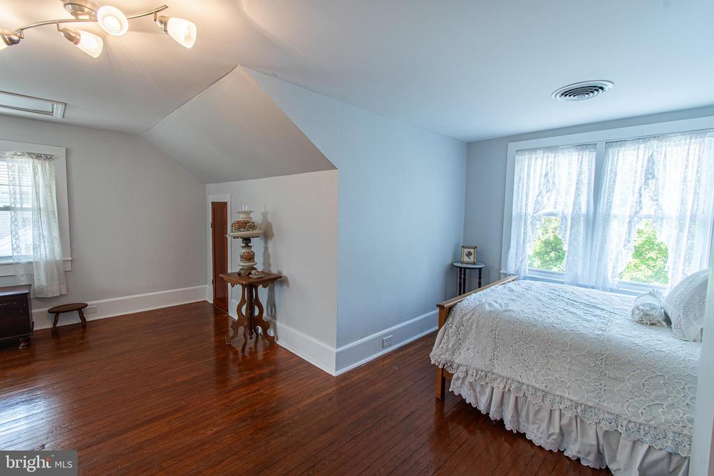 207 CRUSADER ROAD