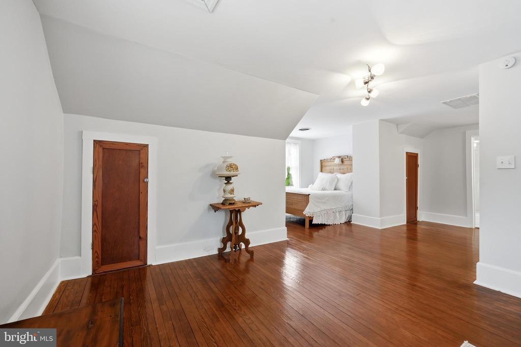207 CRUSADER ROAD