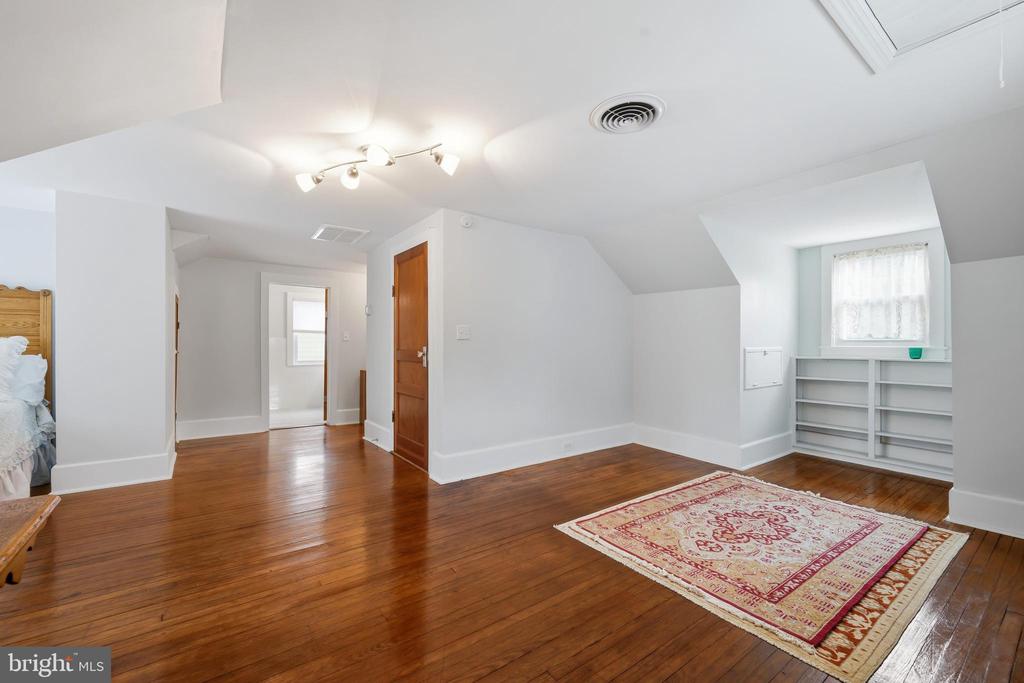 207 CRUSADER ROAD