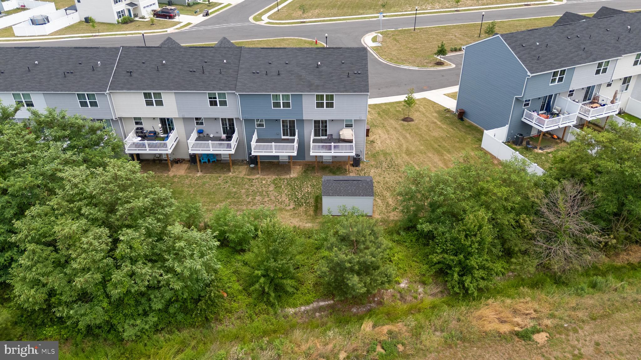 311 YELLOW BILL LN