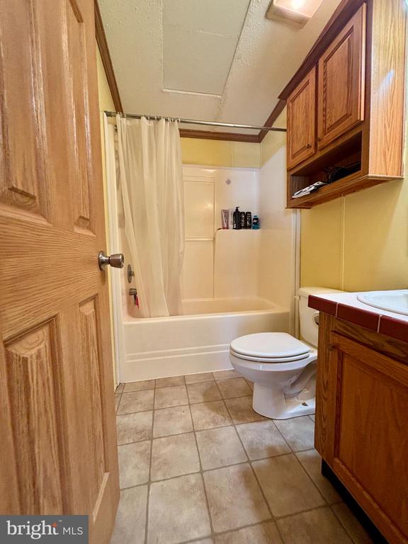 2631 REBECCA LN