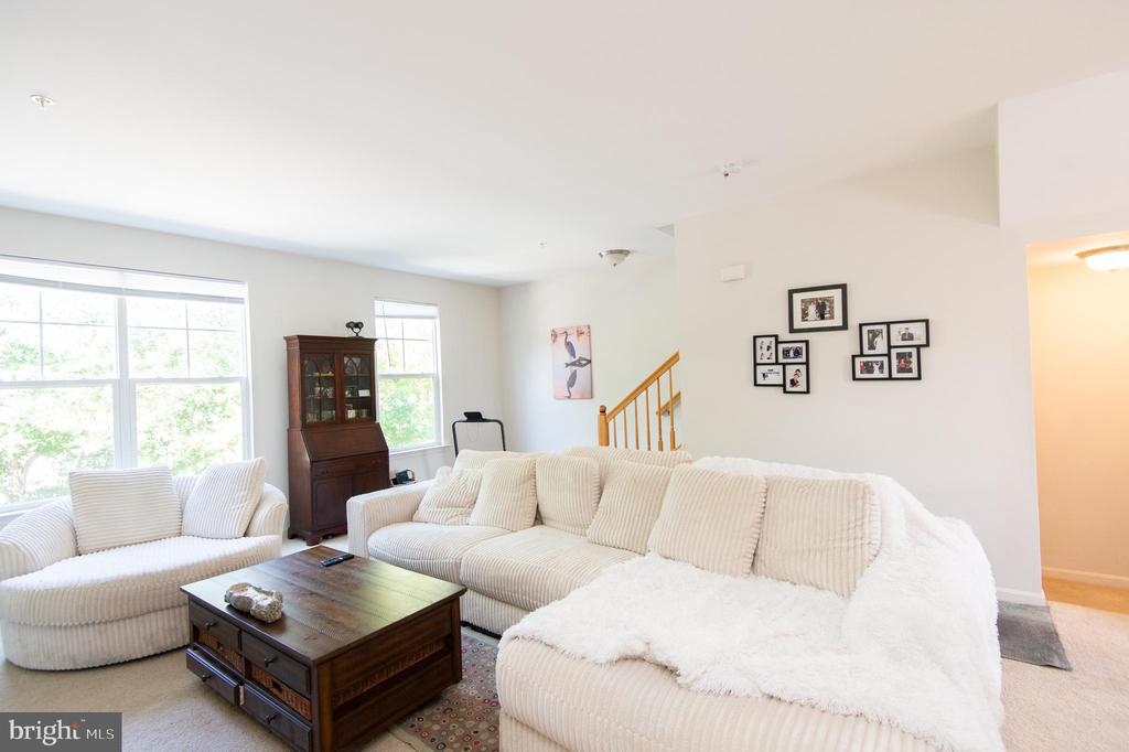 329 SHIPYARD DRIVE Unit: 73