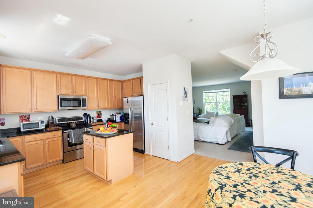 329 SHIPYARD DRIVE Unit: 73
