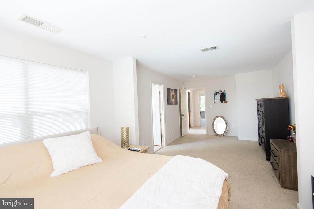 329 SHIPYARD DRIVE Unit: 73