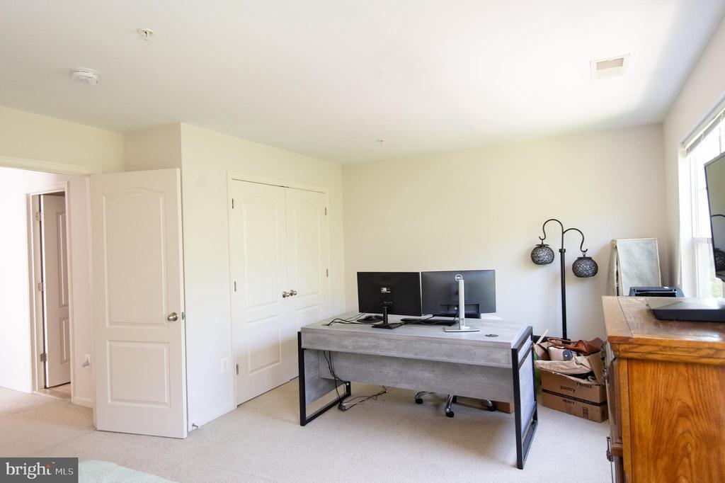 329 SHIPYARD DRIVE Unit: 73