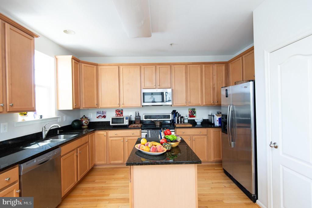 329 SHIPYARD DRIVE Unit: 73