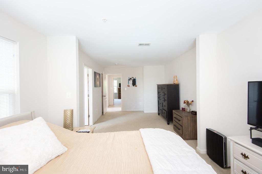 329 SHIPYARD DRIVE Unit: 73