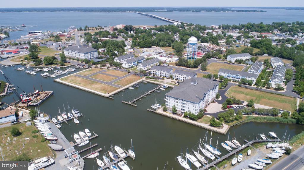 329 SHIPYARD DRIVE Unit: 73