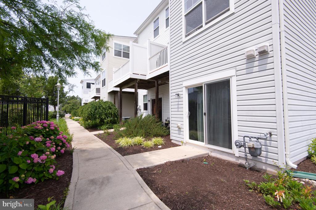 329 SHIPYARD DRIVE Unit: 73