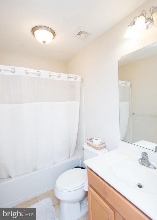 329 SHIPYARD DRIVE Unit: 73