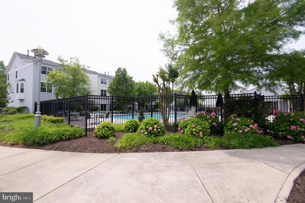 329 SHIPYARD DRIVE Unit: 73