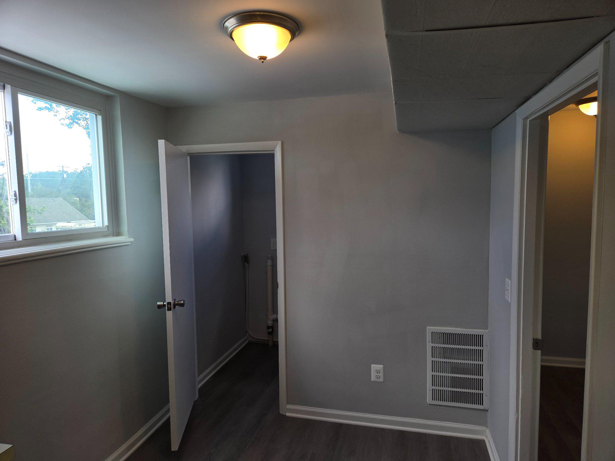 2906 CENTRAL ROAD