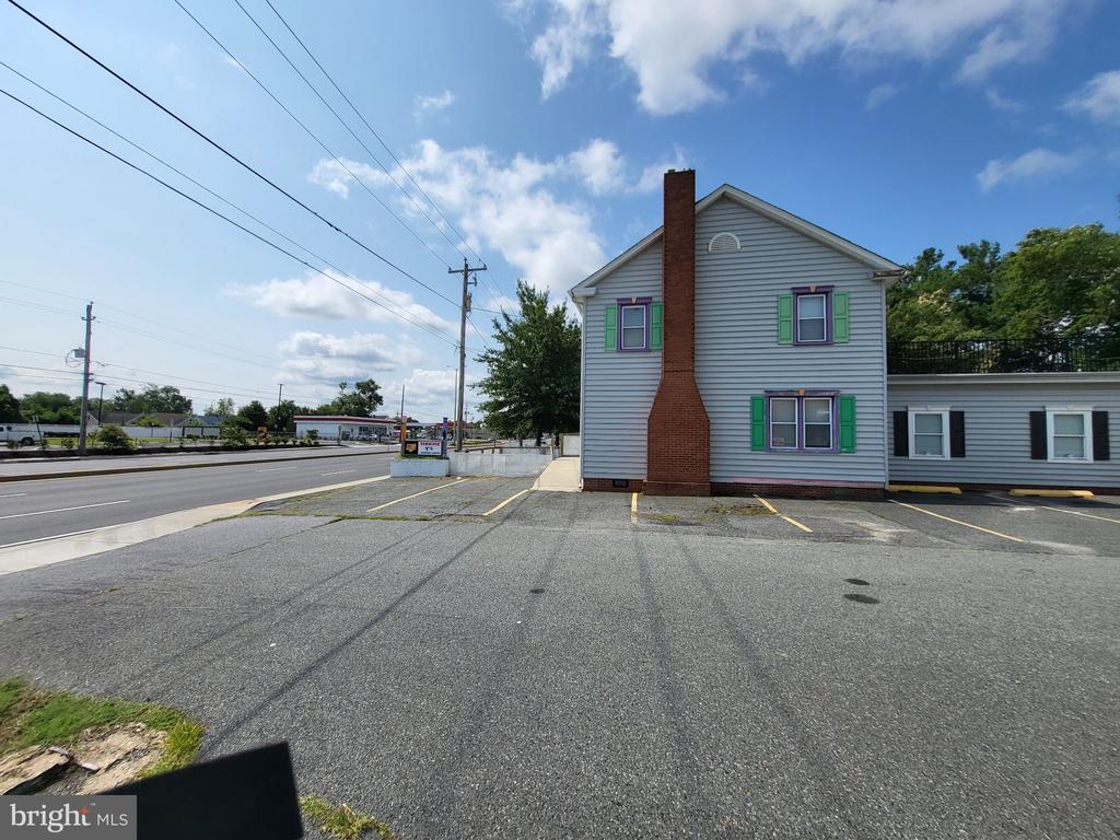 203, 504 , 509 SUNBURST HIGHWAY Unit: 203,504,509