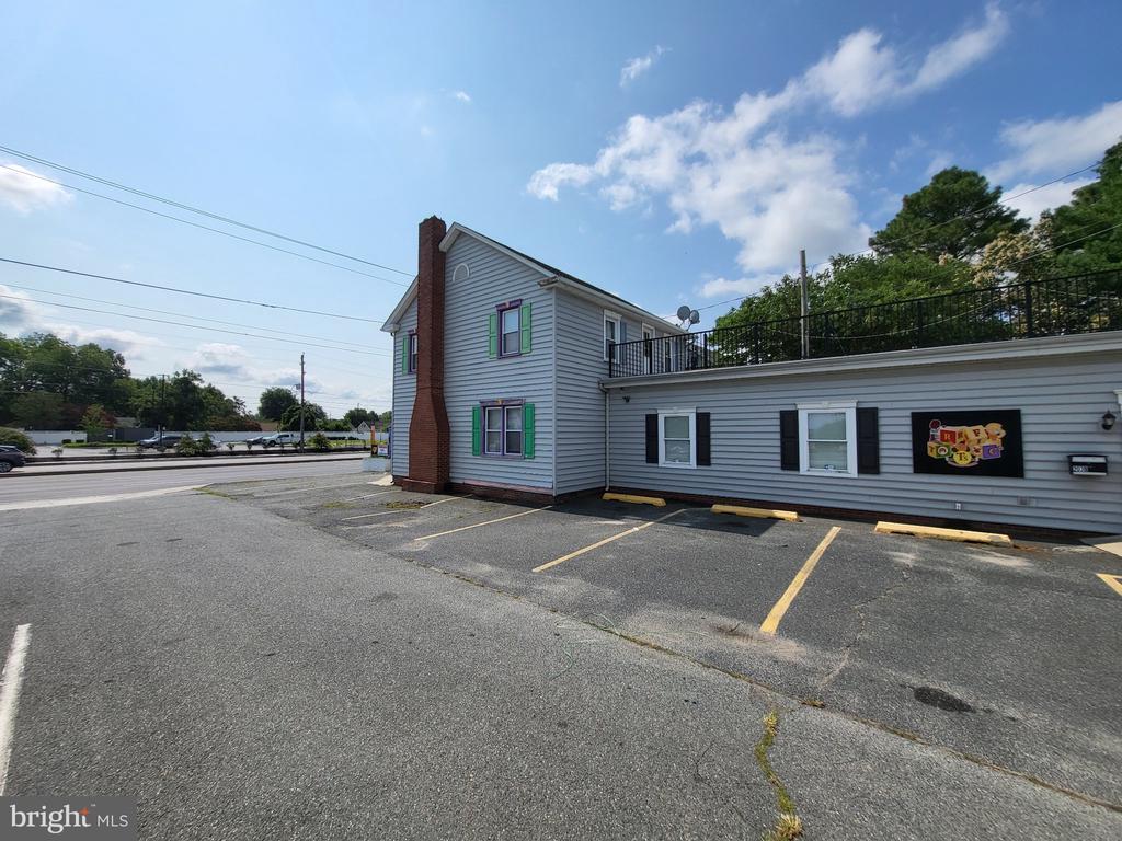 203, 504 , 509 SUNBURST HIGHWAY Unit: 203,504,509
