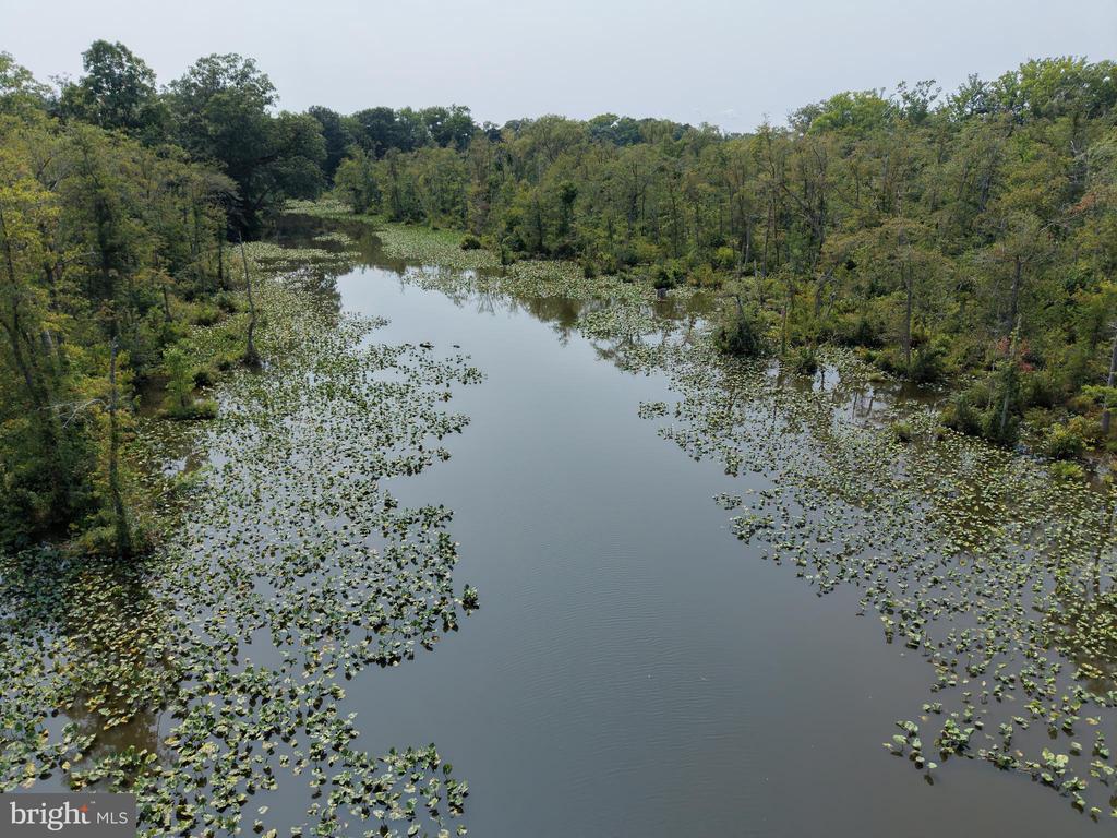 BEAVER NECK VILLAGE ROAD