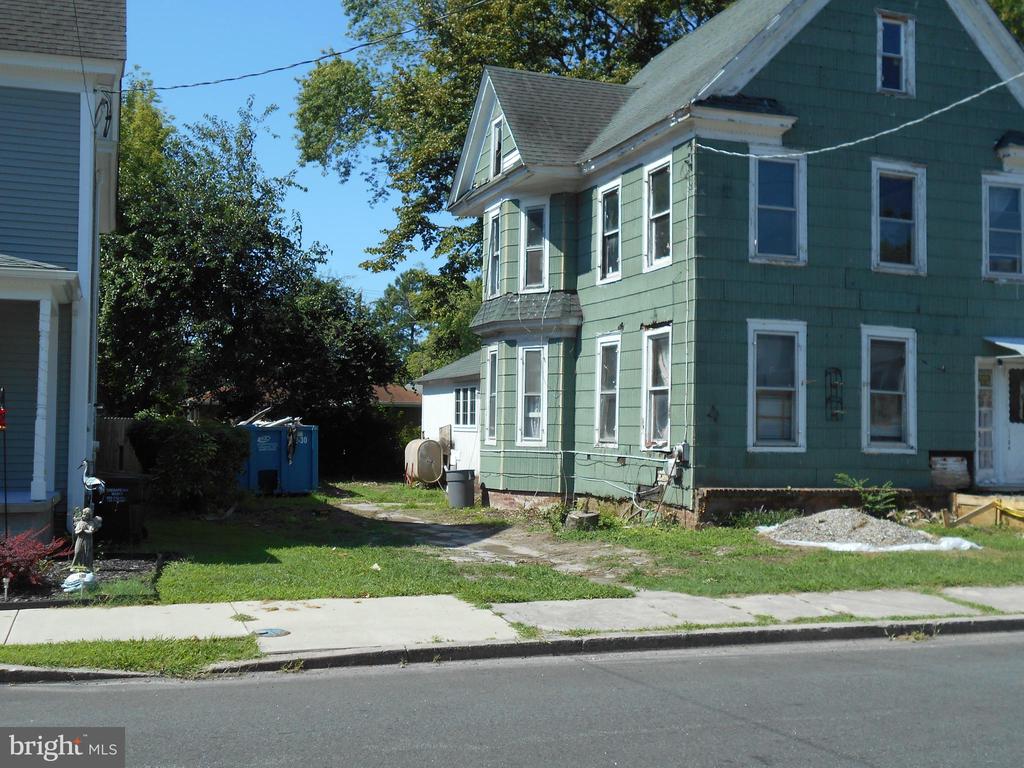 1104 LOCUST STREET