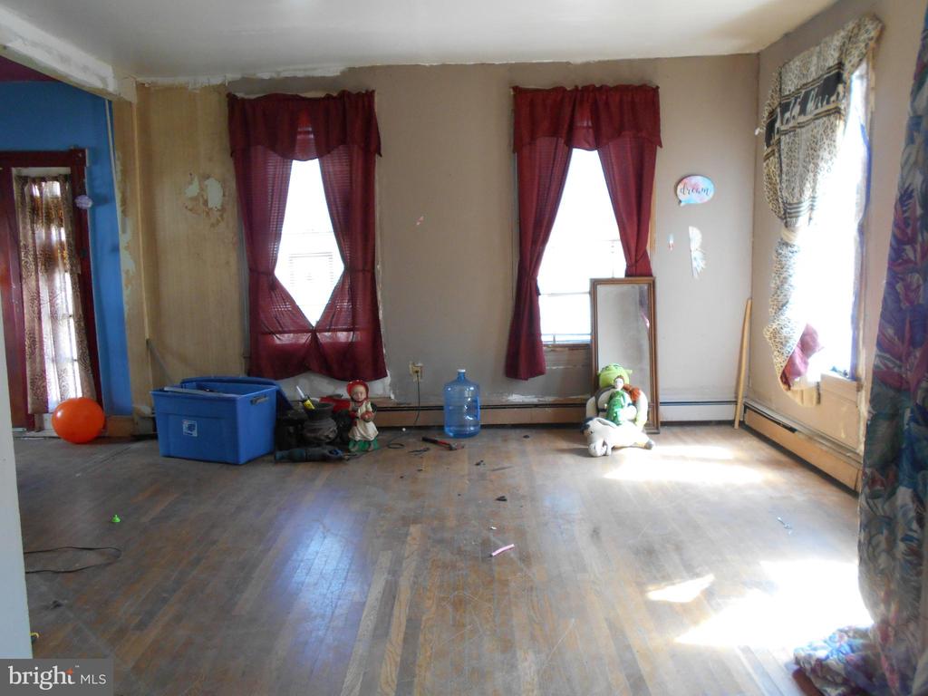 1104 LOCUST STREET