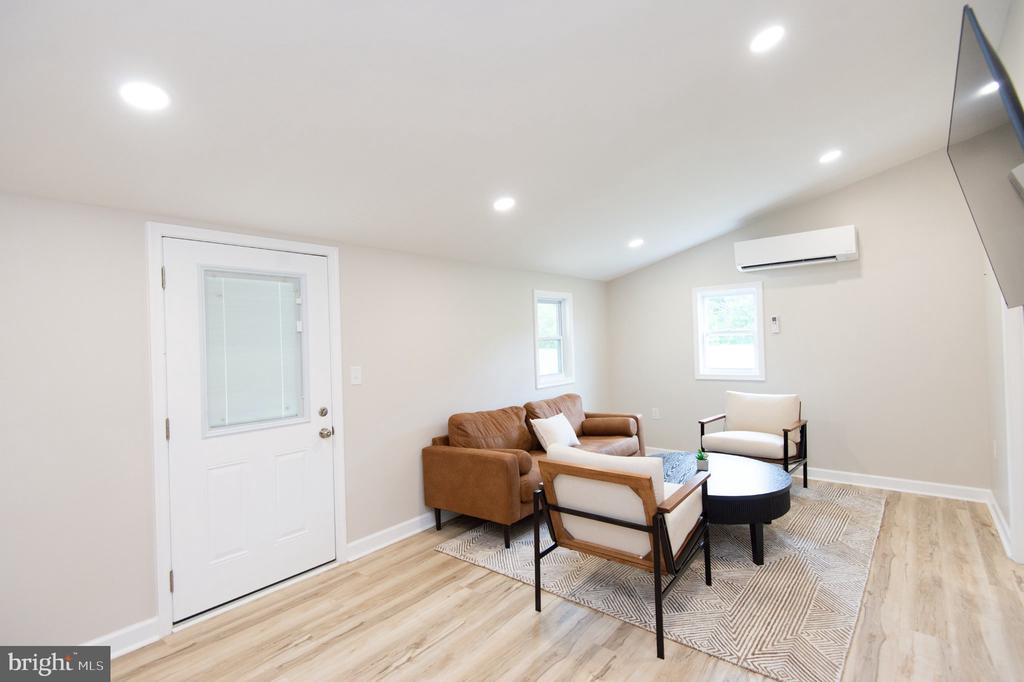 1001 WAGNER POINT ROAD