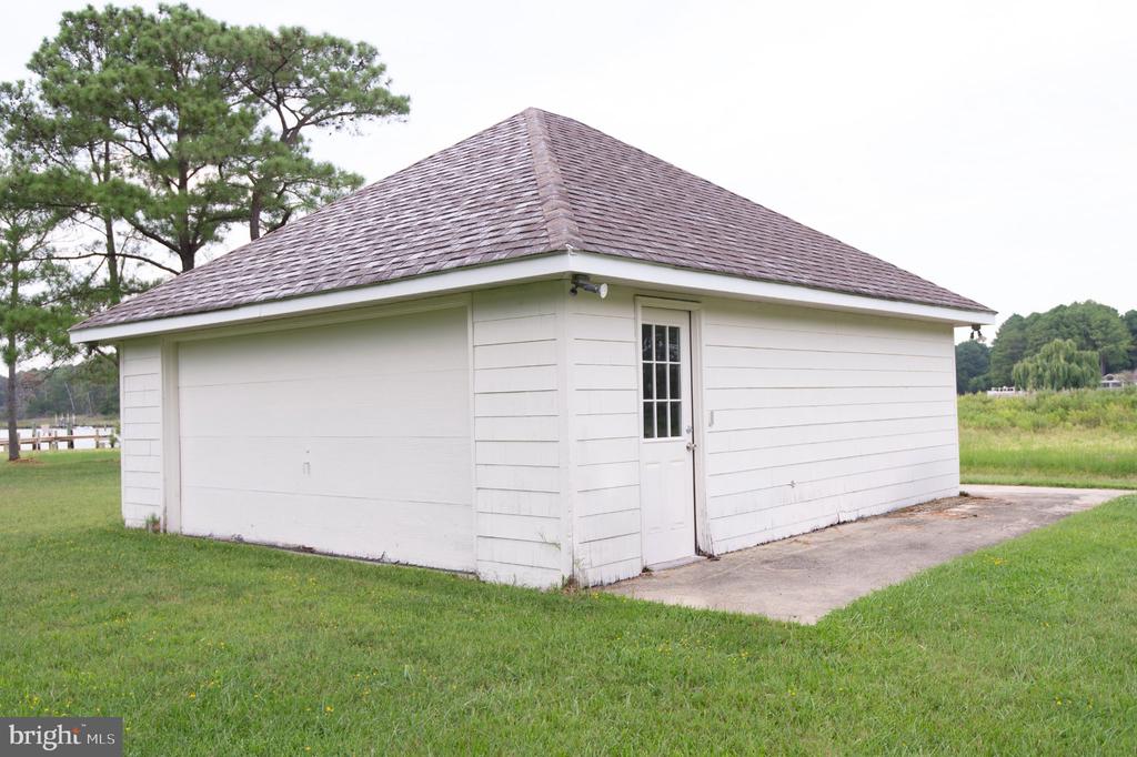 1001 WAGNER POINT ROAD