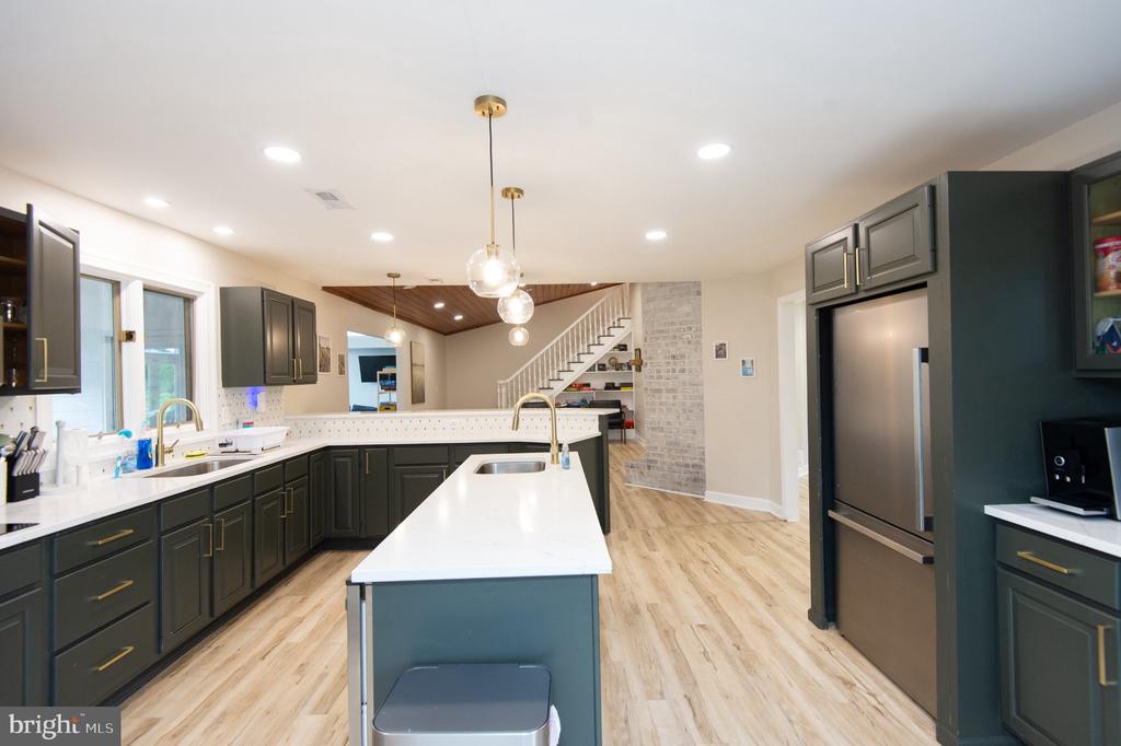 1001 WAGNER POINT ROAD