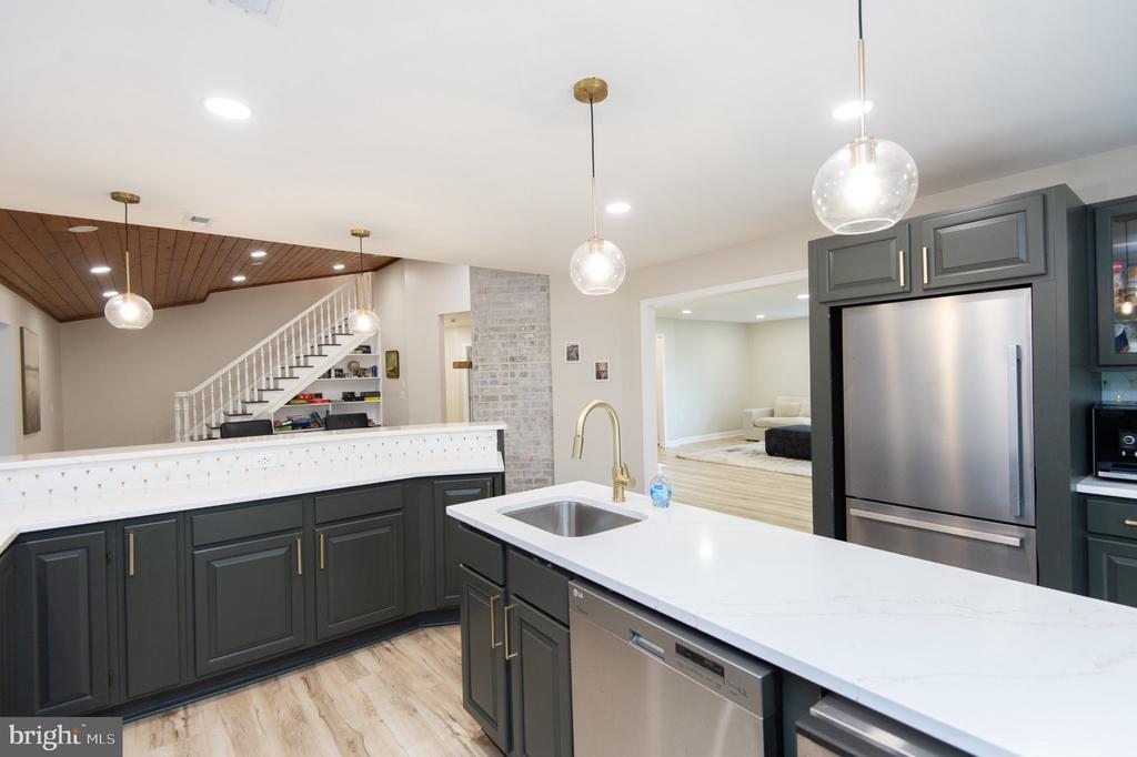 1001 WAGNER POINT ROAD