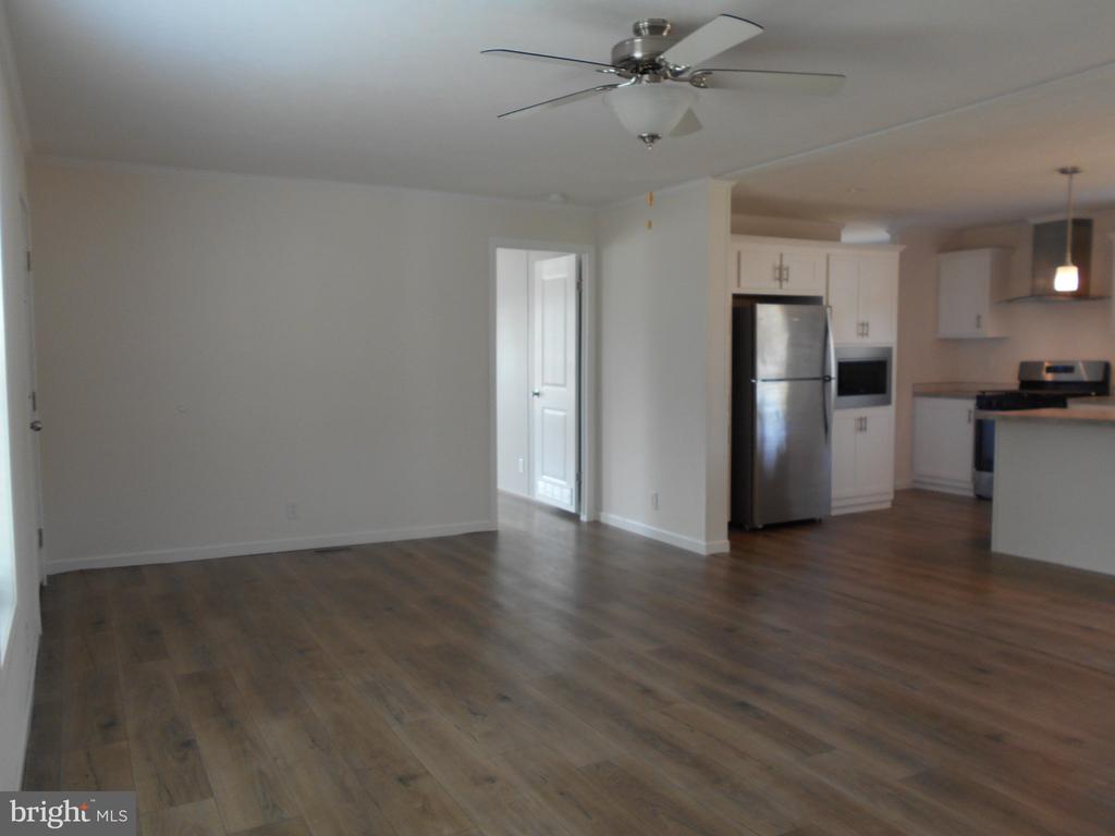 3908 LEE COURT