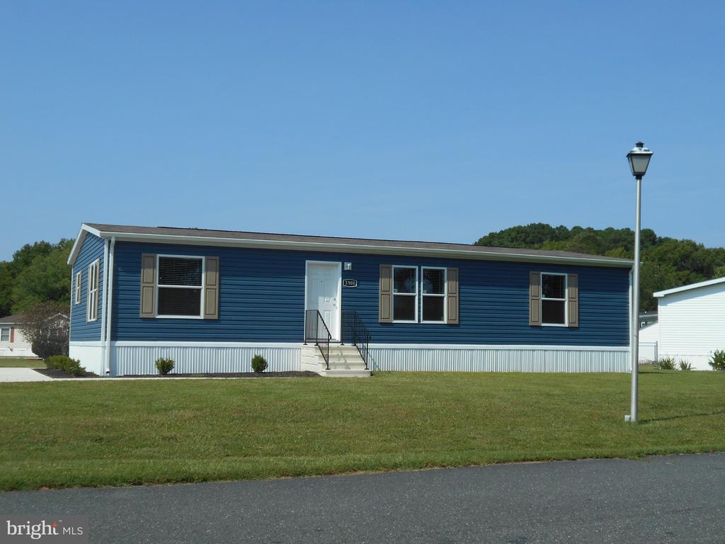 3908 LEE COURT