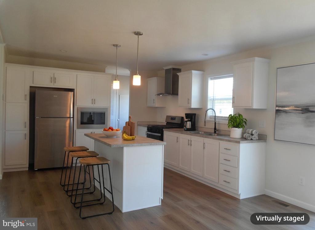 3908 LEE COURT