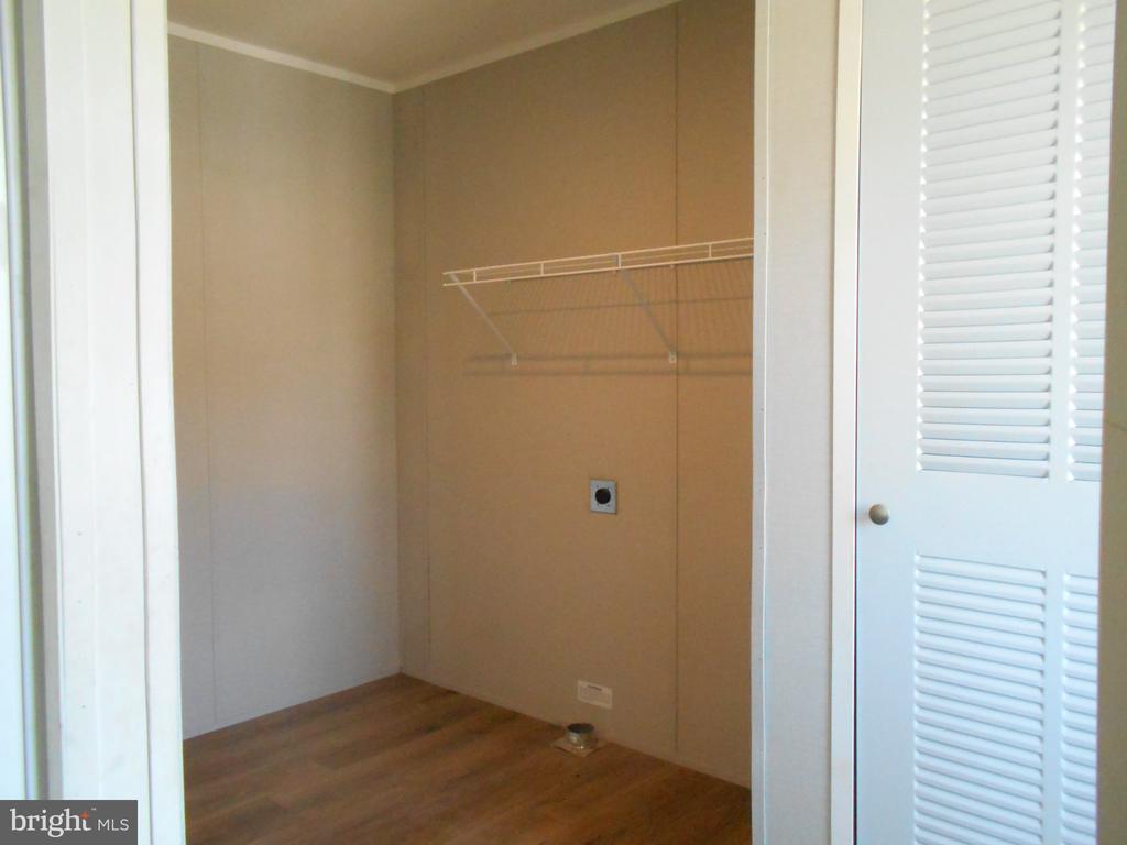 3908 LEE COURT