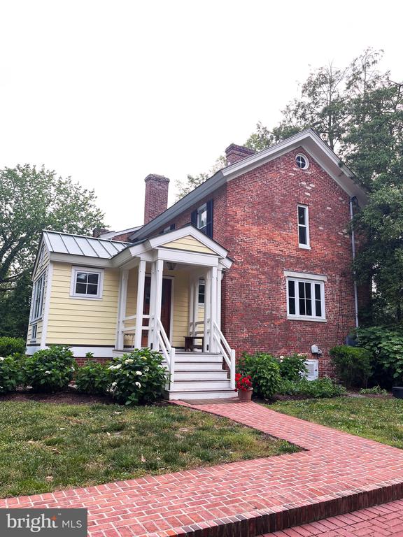 201 N Water St