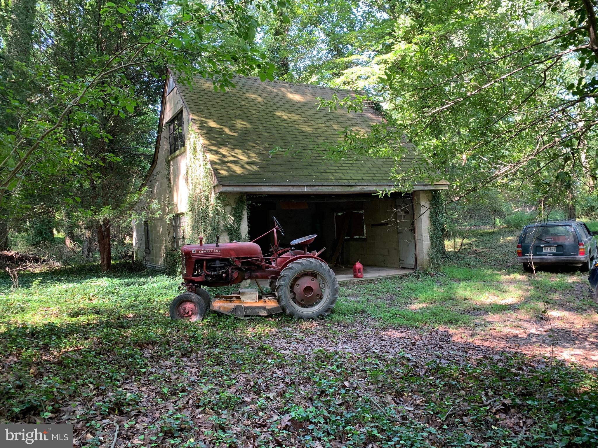 00 Roberts Drive