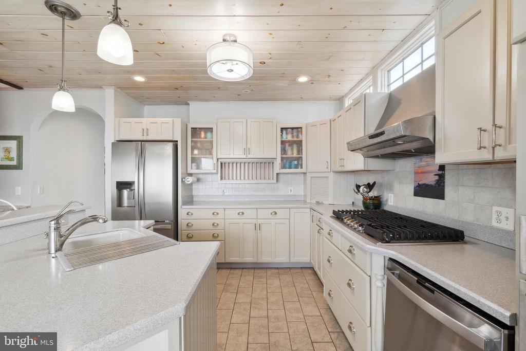 4938 HUNTINGFIELD ROAD