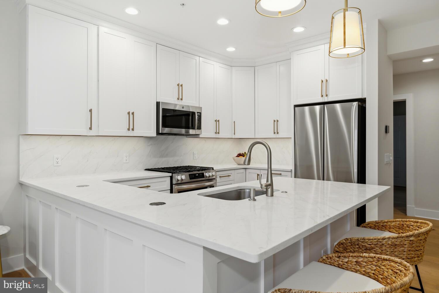 118 LITTLE HARBOR WAY 202