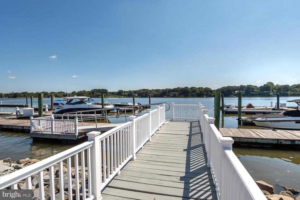118 LITTLE HARBOR WAY 202