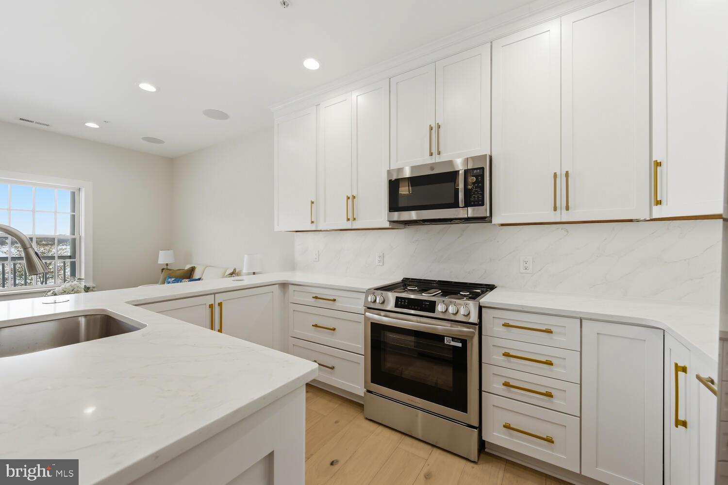 118 LITTLE HARBOR WAY 202