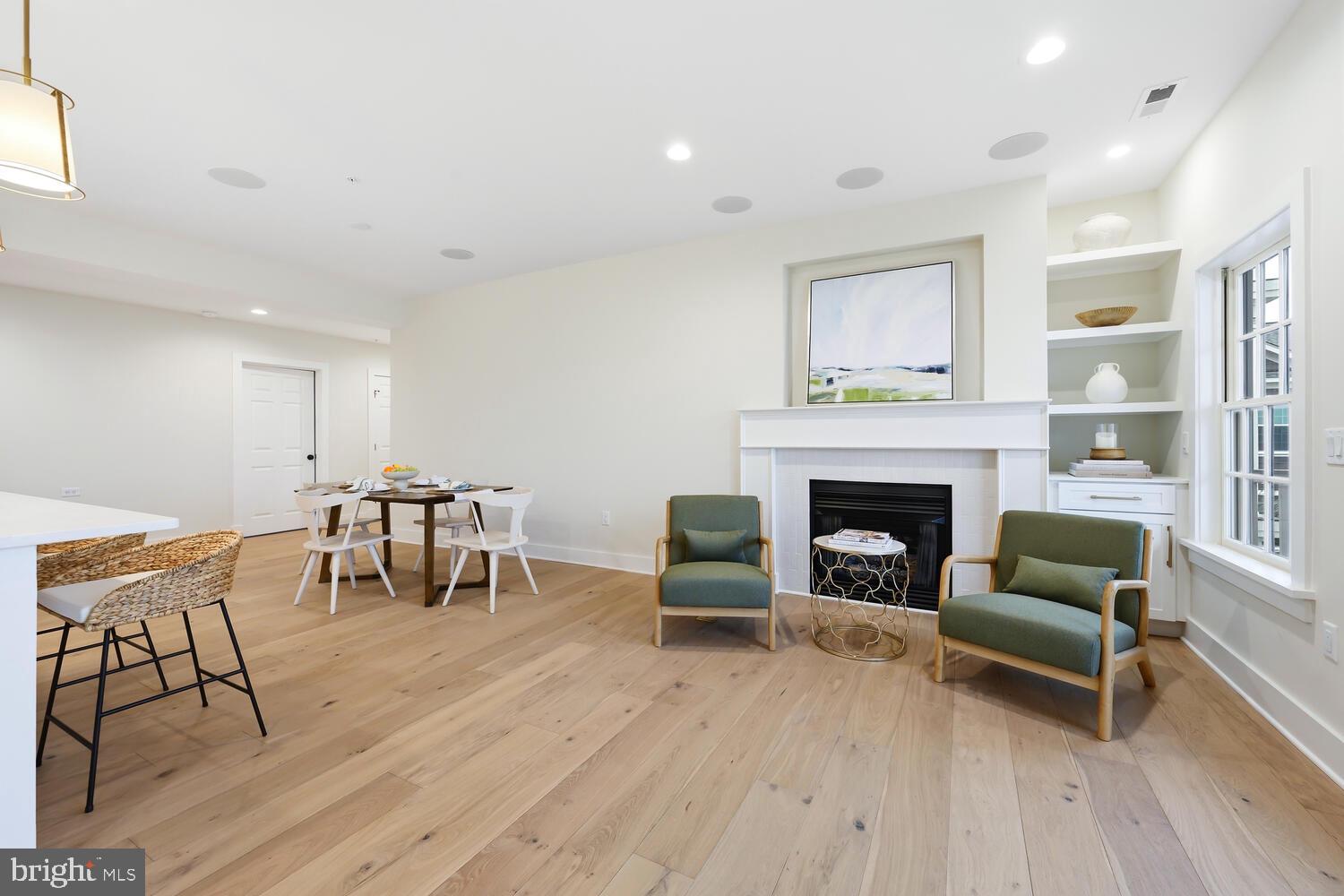 118 LITTLE HARBOR WAY 202