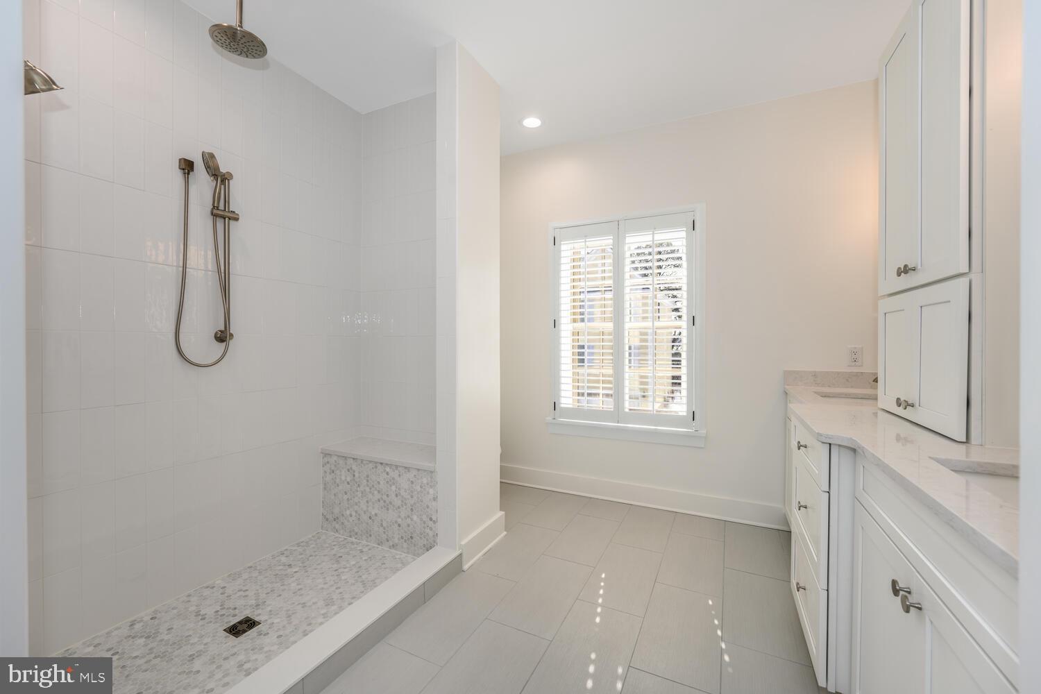 118 LITTLE HARBOR WAY 202