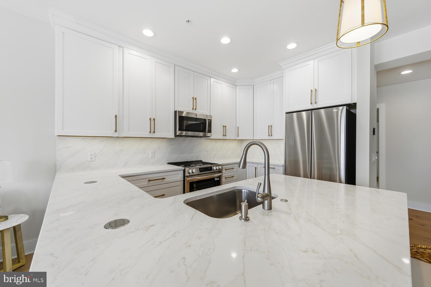 118 LITTLE HARBOR WAY 202