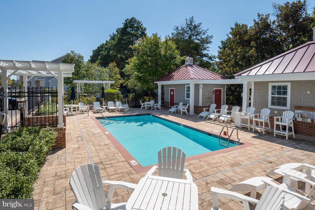 118 LITTLE HARBOR WAY 202