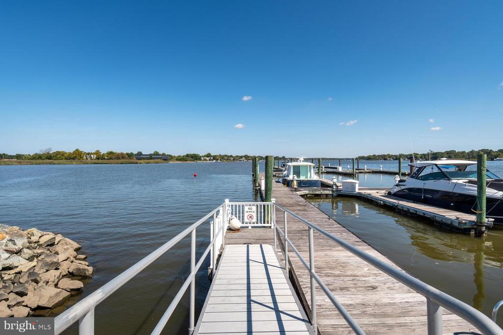 118 LITTLE HARBOR WAY 202