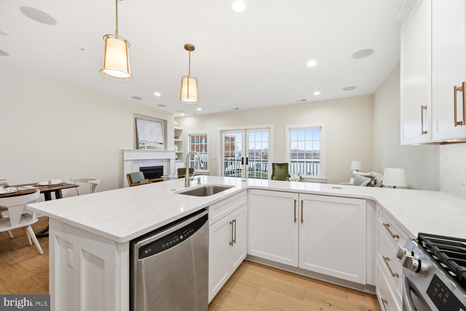 118 LITTLE HARBOR WAY 202