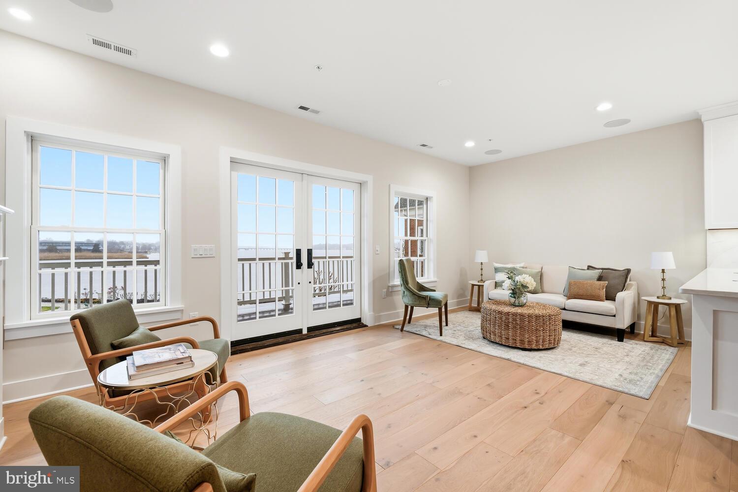 118 LITTLE HARBOR WAY 202