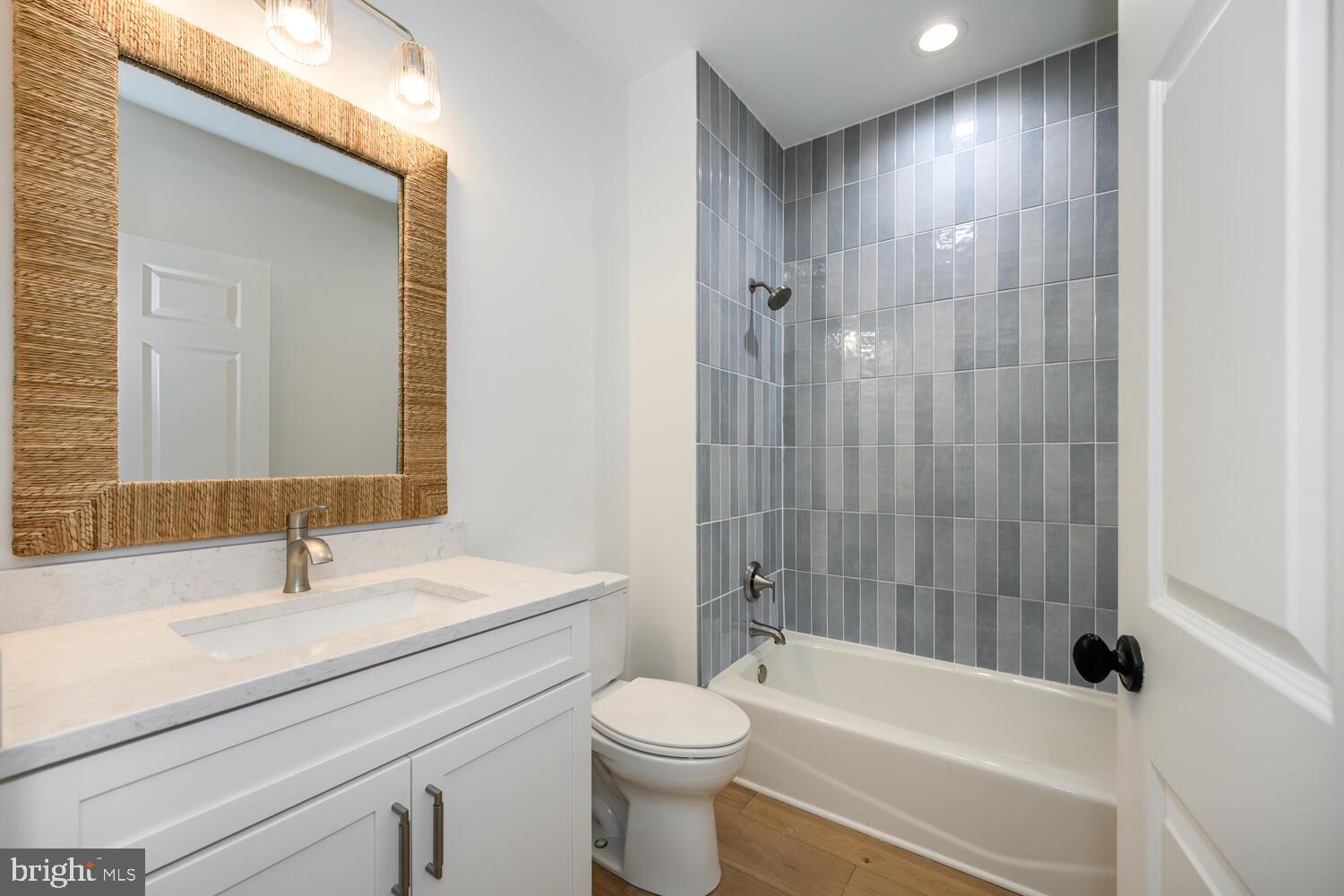 118 LITTLE HARBOR WAY 202