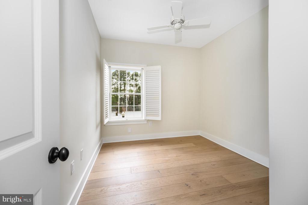 118 LITTLE HARBOR WAY 202