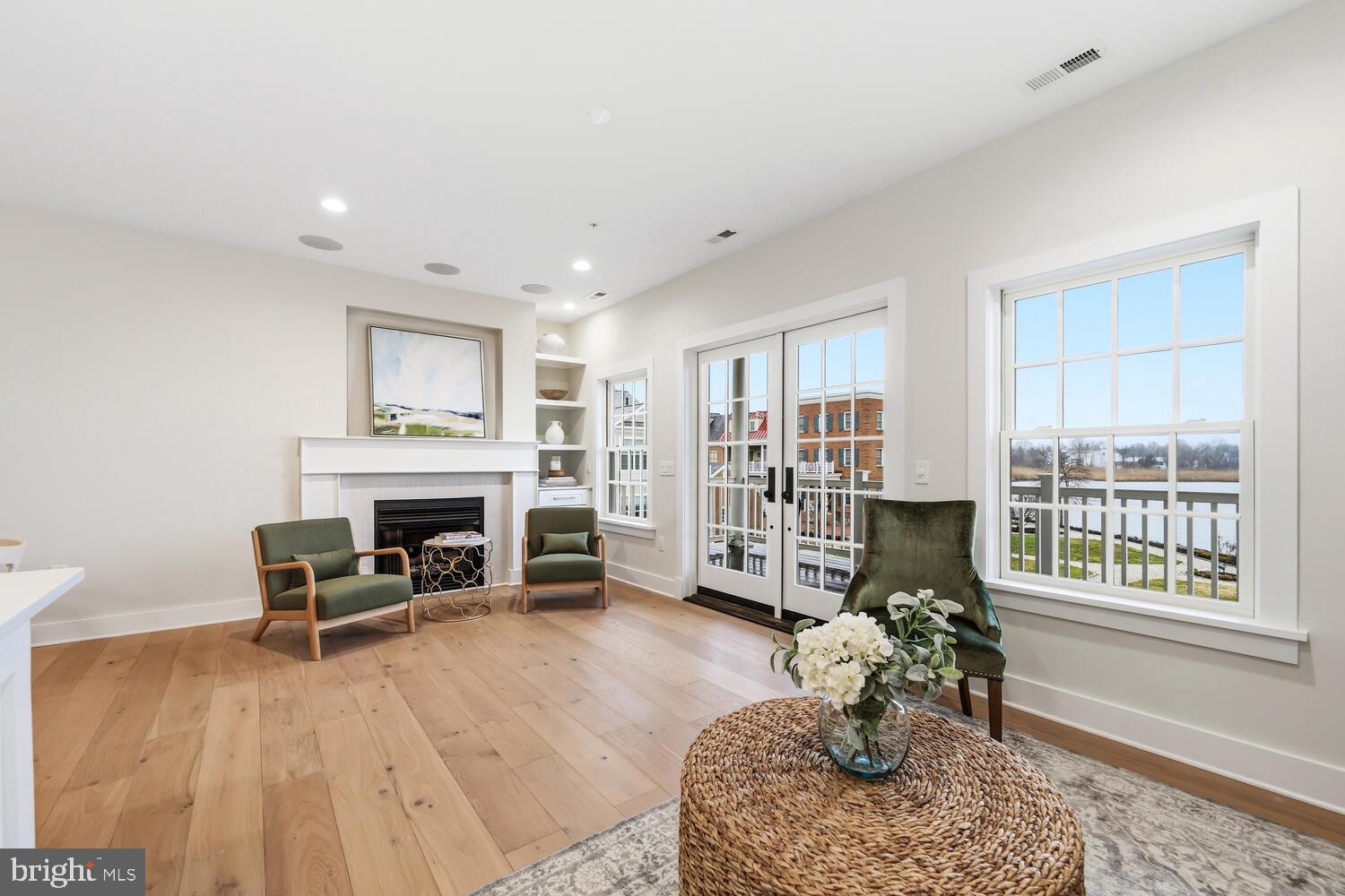 118 LITTLE HARBOR WAY 202