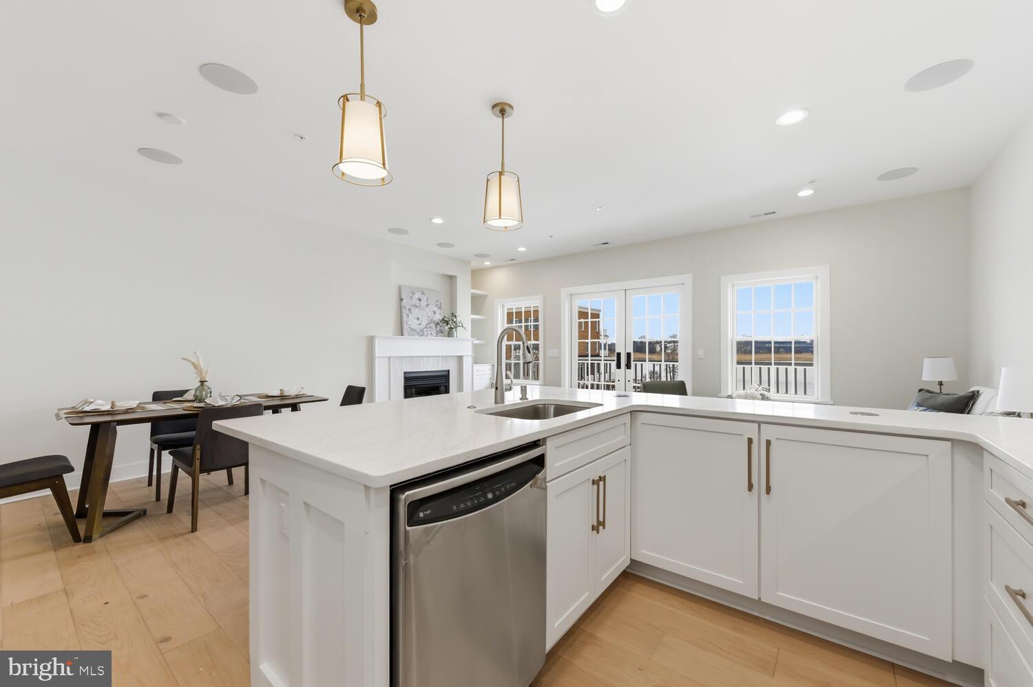 118 LITTLE HARBOR WAY 202