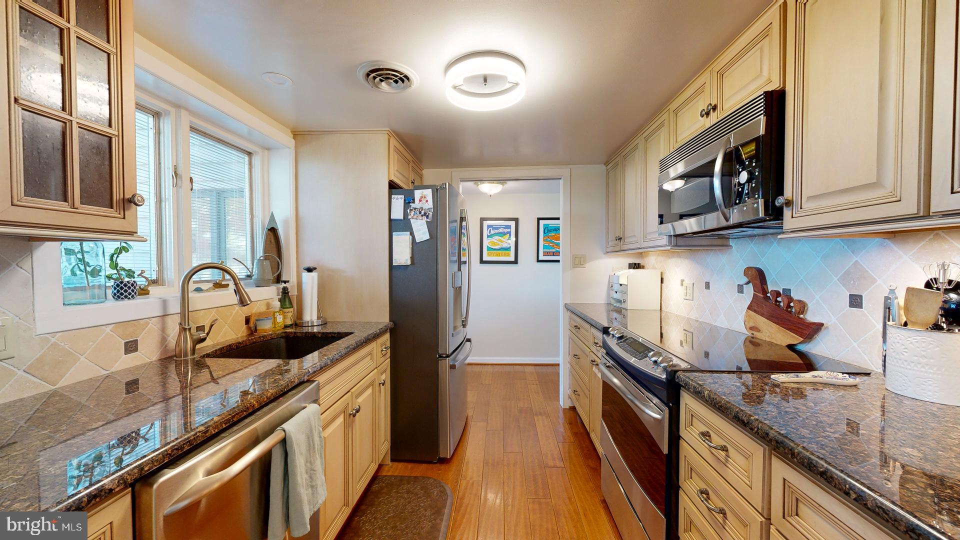 301 Swan Cove Ln #C-1