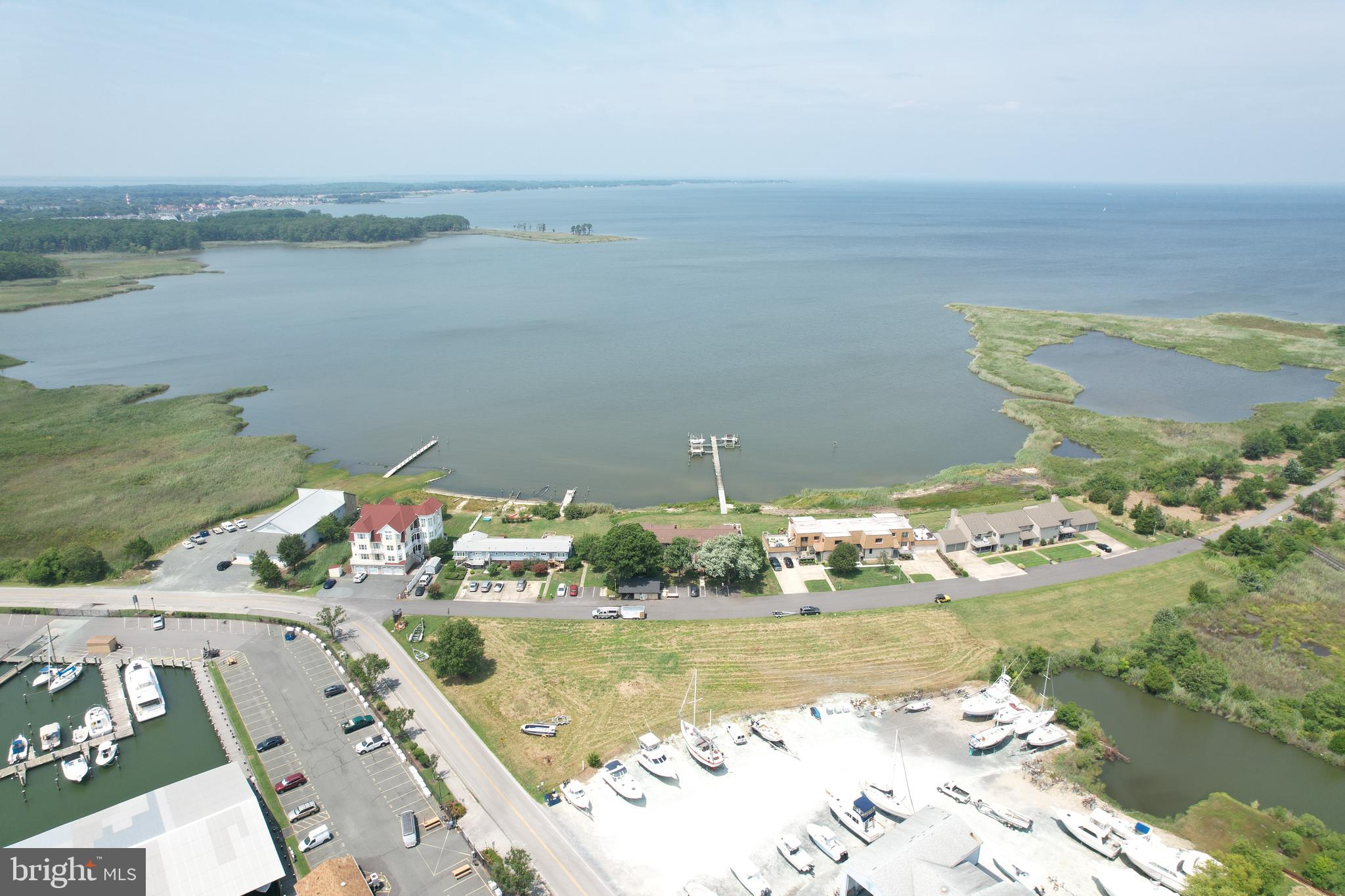 301 Swan Cove Ln #C-1